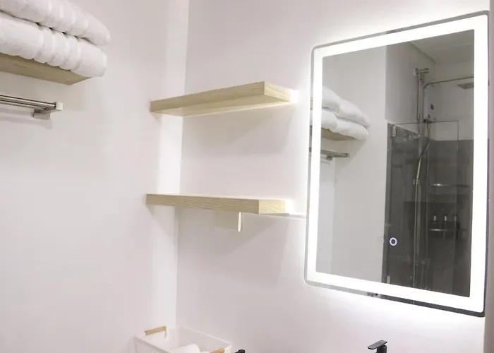 Cozy & Affordable Staycation Melrose Haven