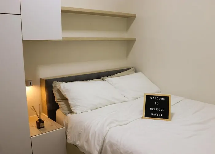 Apartment Cozy & Affordable Staycation Melrose Haven *