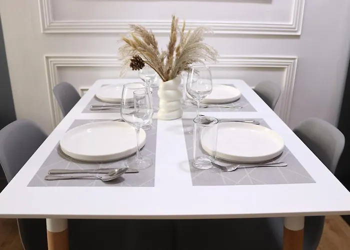 Cozy & Affordable Staycation Melrose Haven